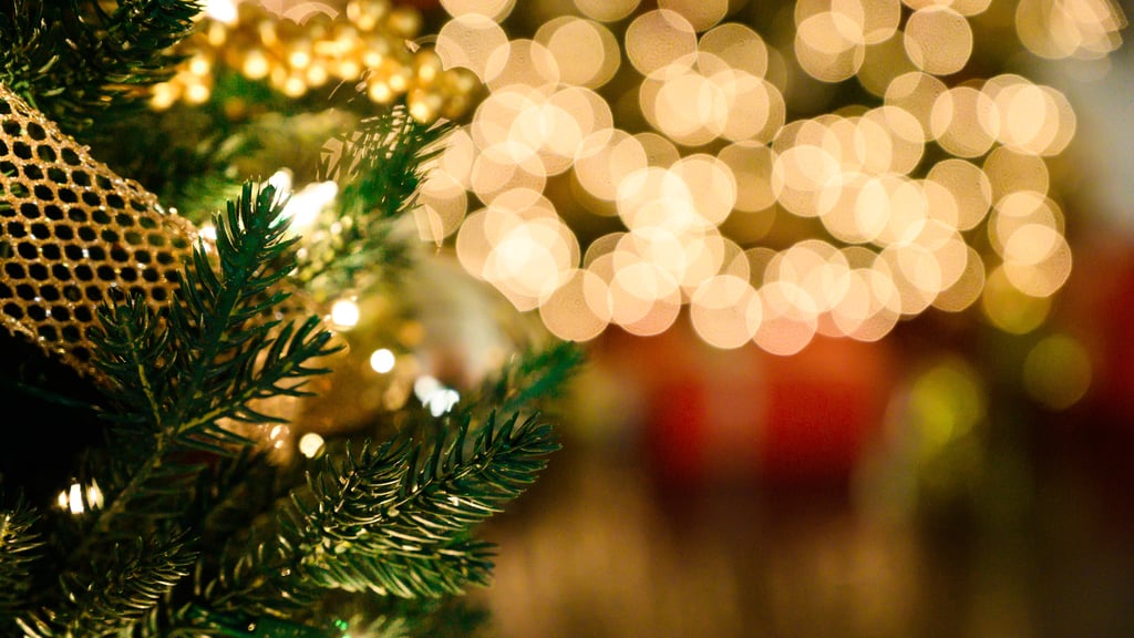 Christmas-Lights-Zoom-Background (1)